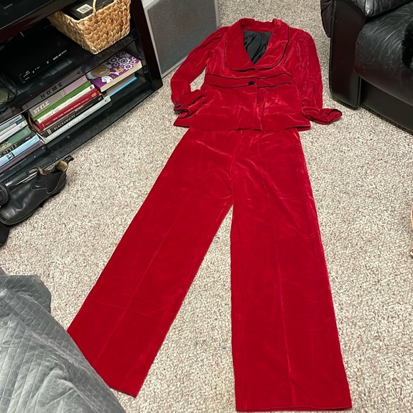 Vintage 70s velvet blazer and bell bottom high waisted pant suit - Picture 1 of 12